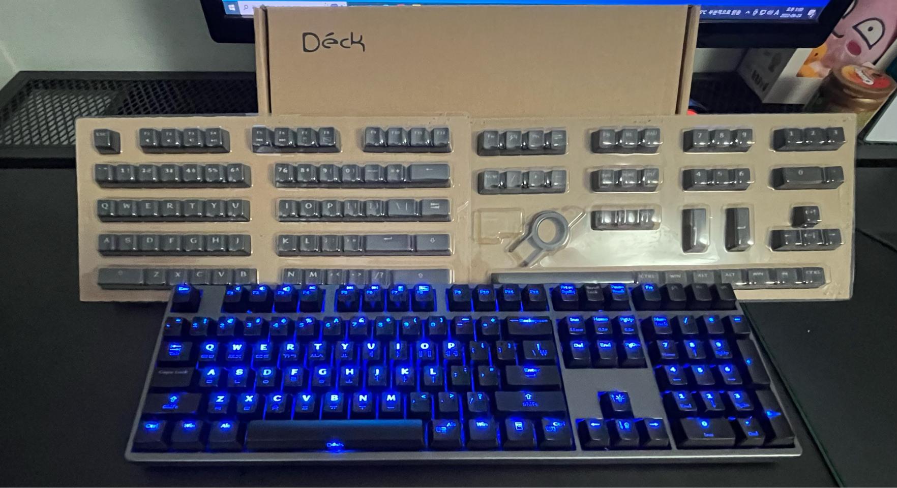 덱헤슘 CBL-108 LED 청축 키보드 판매합니다