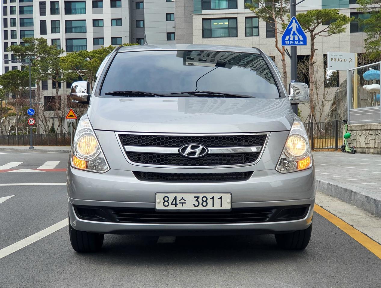 현대 그랜드 스타렉스 5인승 밴 CVX 디럭스