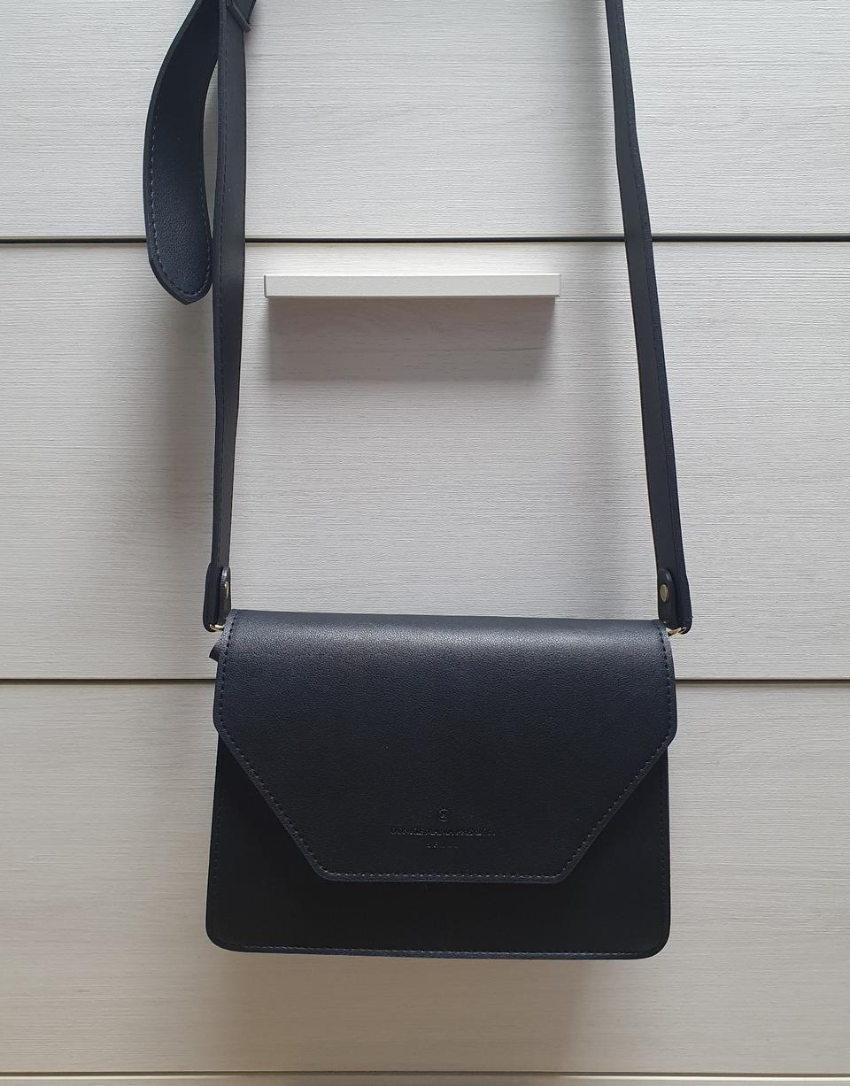 돈키 클로버 크로스백