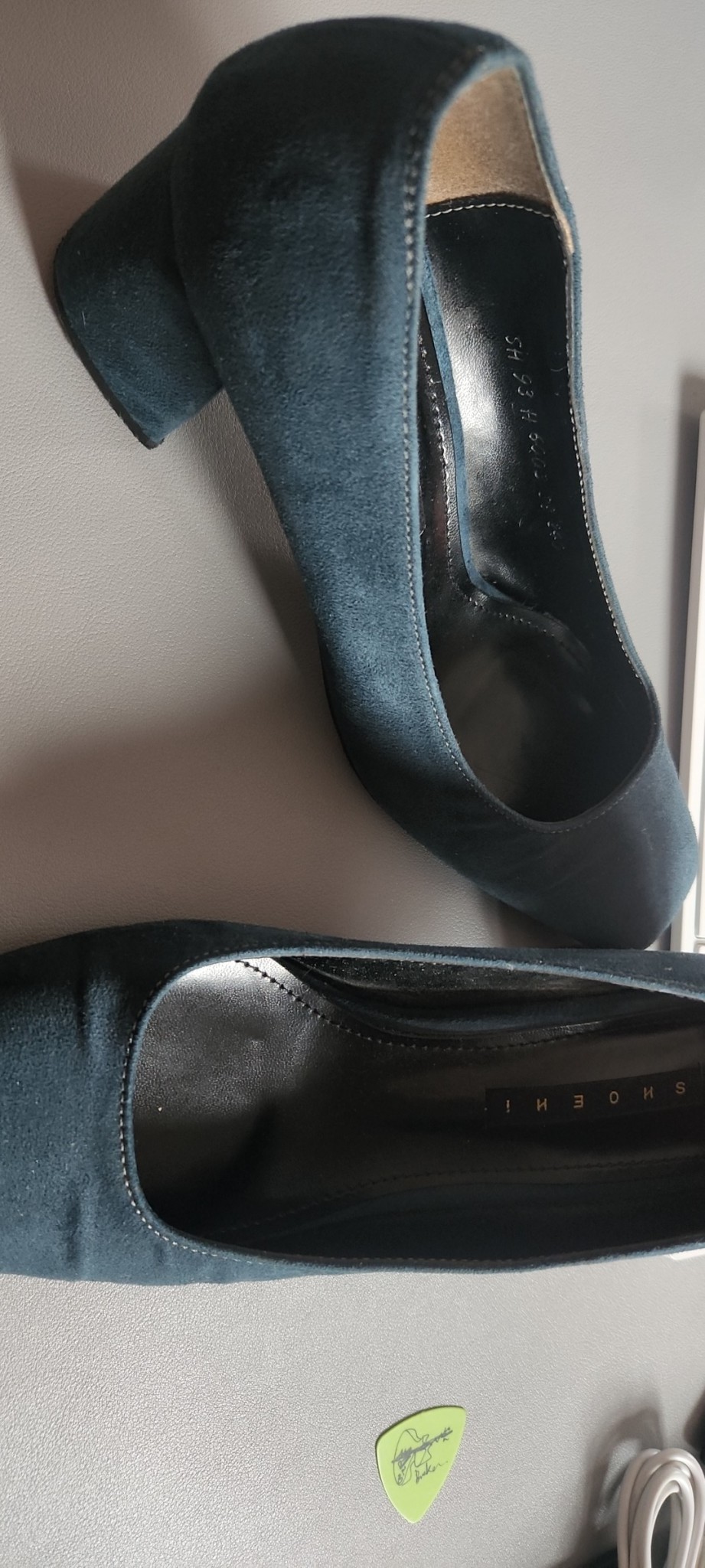 슈하이 구두 240사이즈 팝니다.