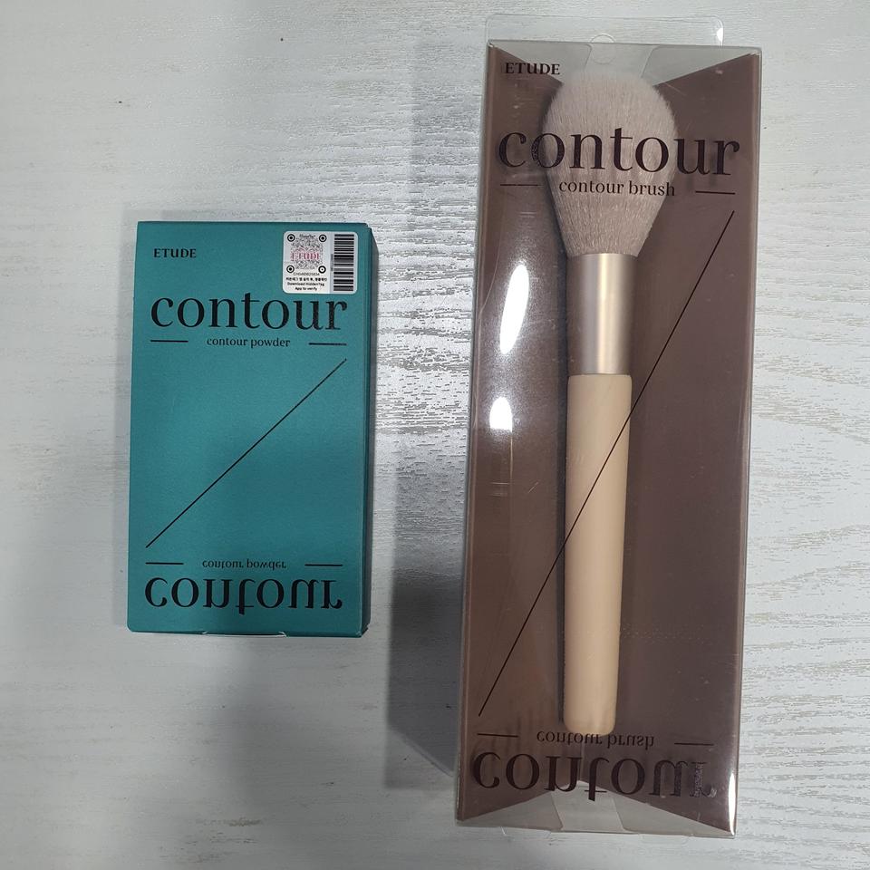 새상품 ㅡ 에뛰드 조효진 그림자 쉐딩 재창조 턱브러쉬 세트 판매합니다