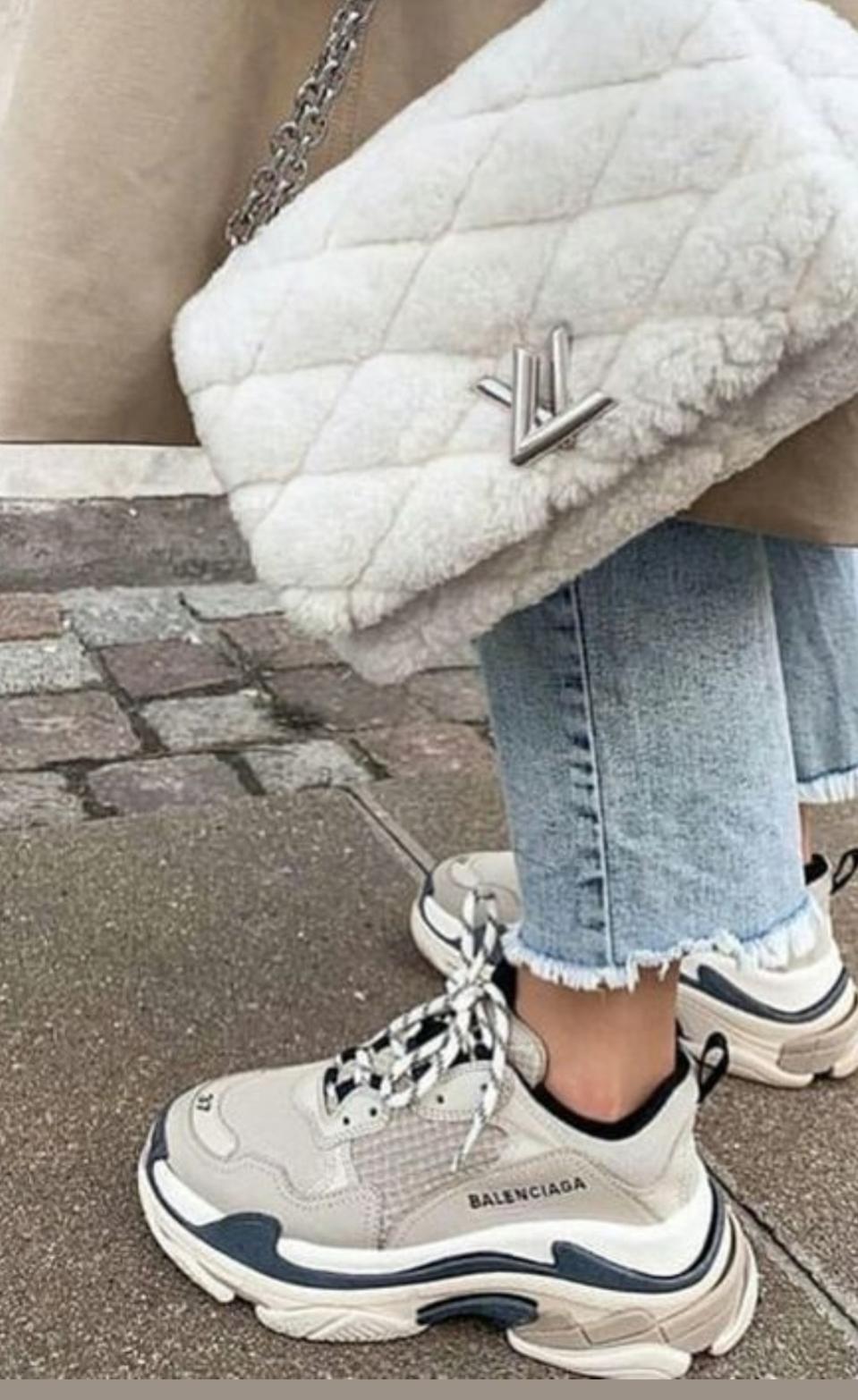 발렌시아가 트리플S스니커즈