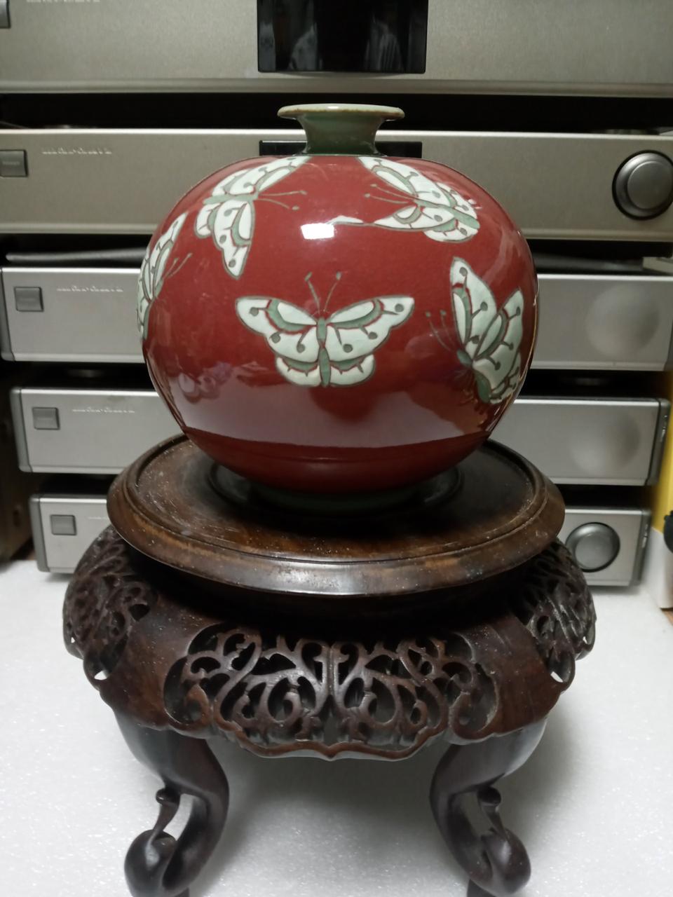 혜화도예 현곡 최경옥 선생의 나비 문양 진사 백상감 행꼬