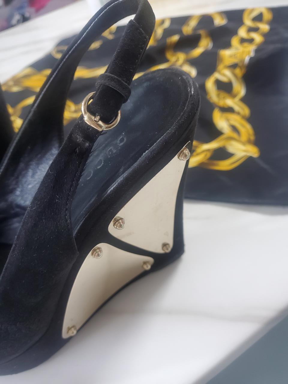 구찌 스웨이드 샌들