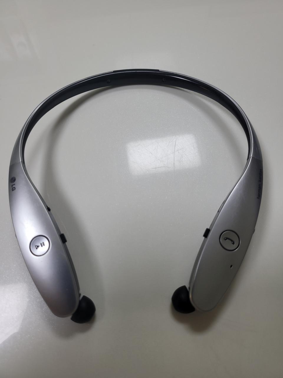 LG 톤플러스 넥밴드 블루투스 이어폰 - HBS 900