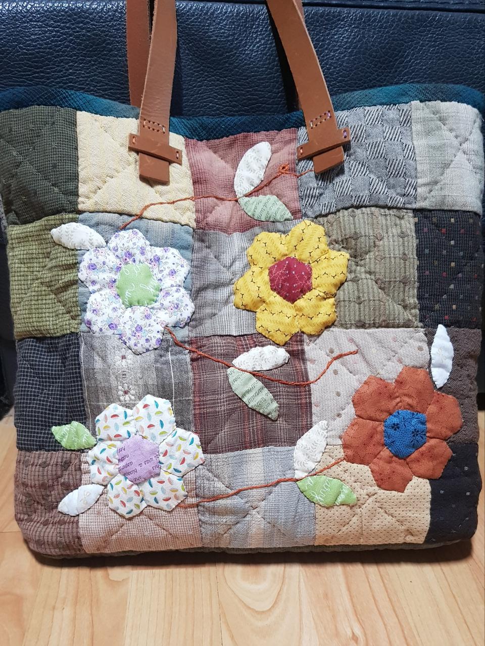 ♥새제품♥ 퀼트 플라워 조각패치 숄더백