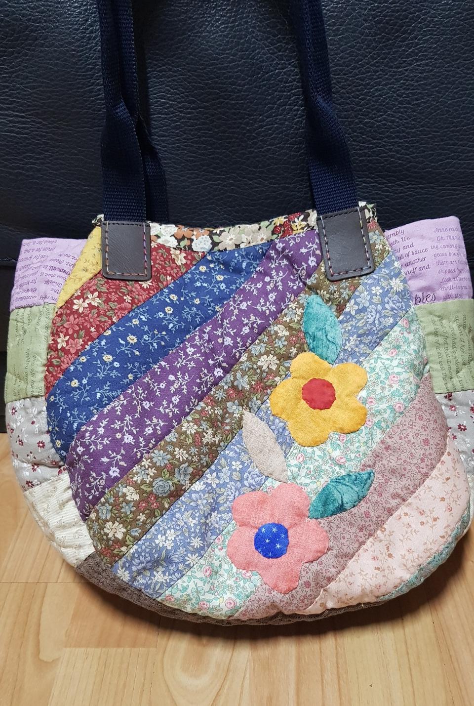 ♥새제품♥ 무지개 플라워 퀼트 숄더백