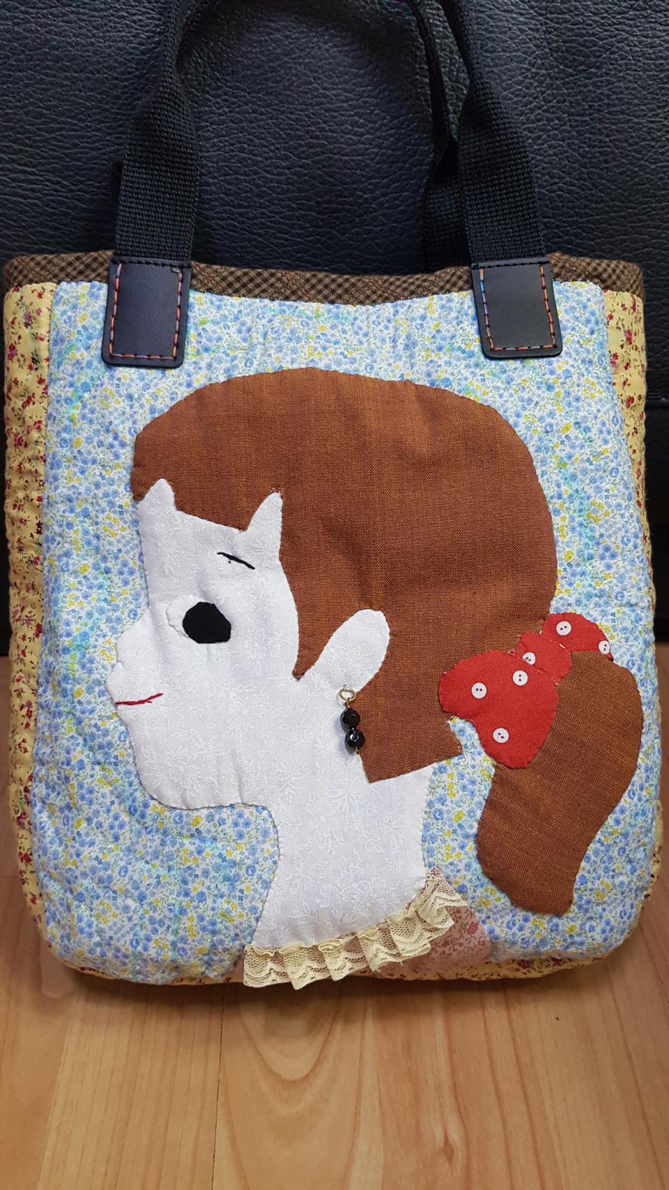 ♥새제품♥ 새침떼기 소녀 퀼트숄더백