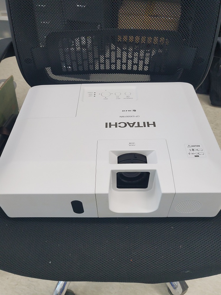 중고빔프로젝터 히다치 cp-eu5001wn 프로젝터