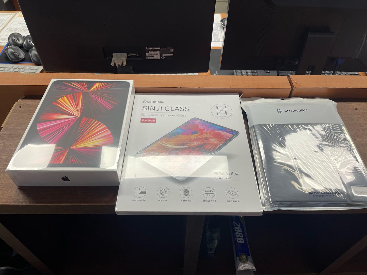 아이패드 프로 11 3세대 M1칩 128G 스그 와이파이 풀박스 팝니다
