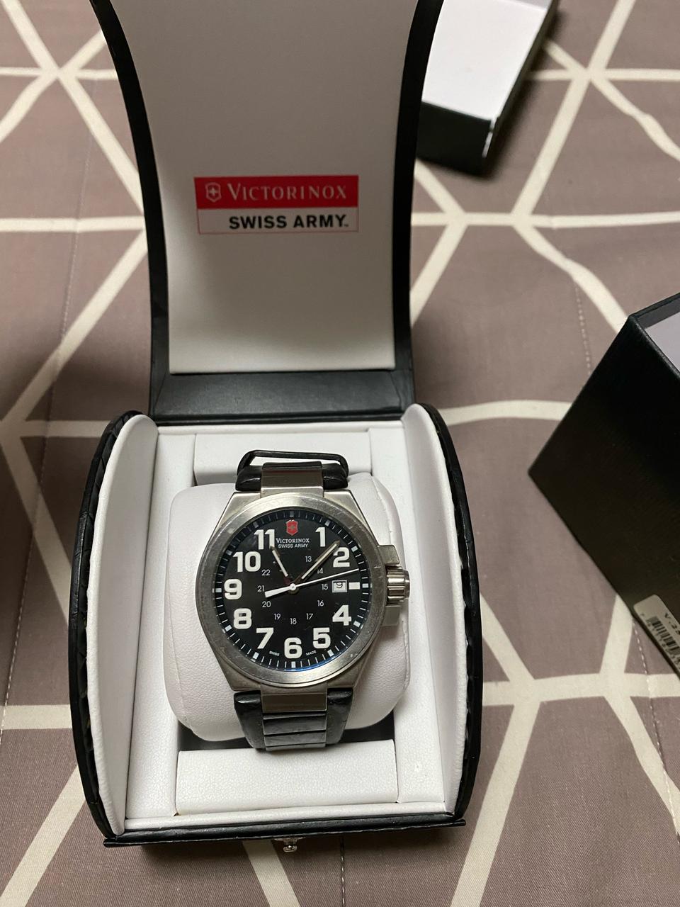 빅토리아녹스시계