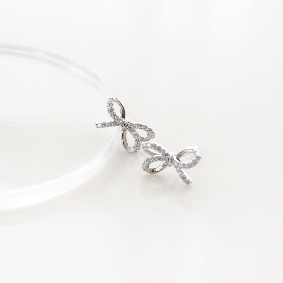 심플 리본귀걸이 은침