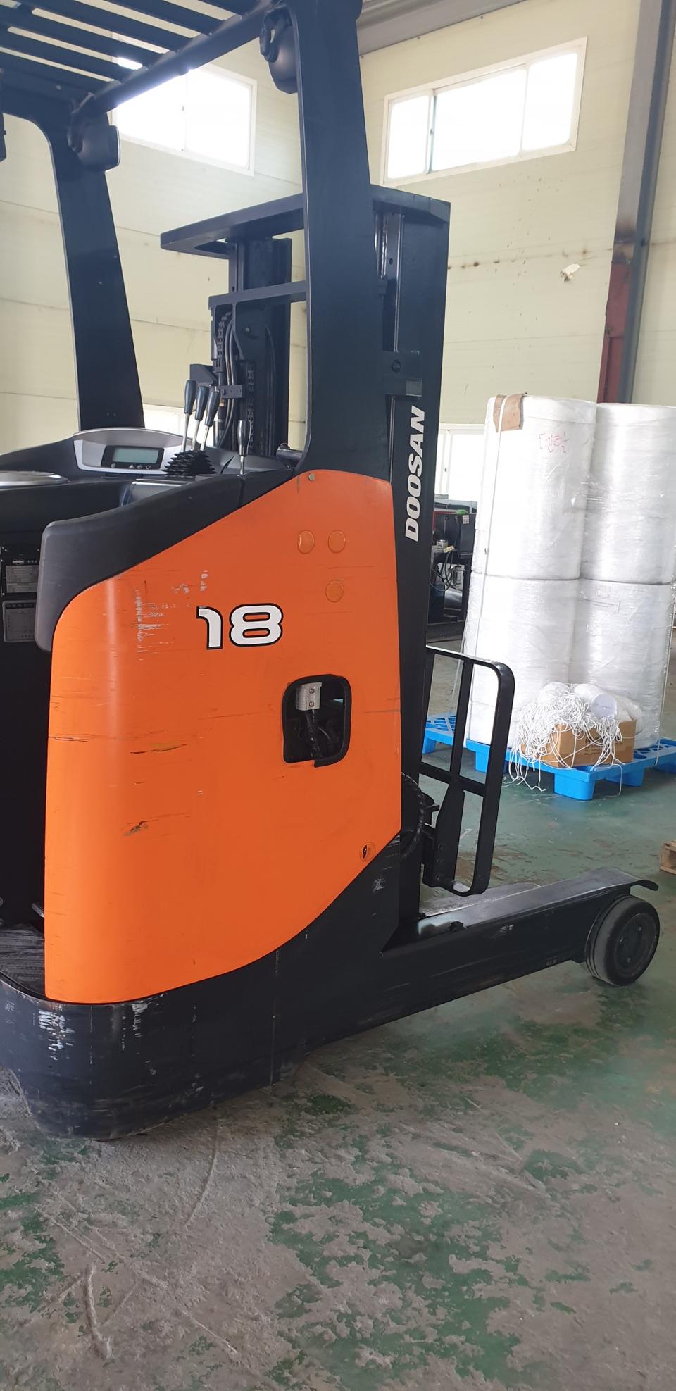 두산1.8톤  전동지게차