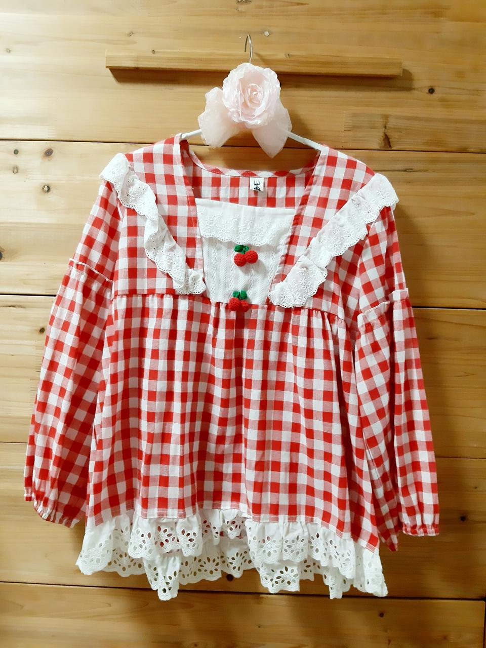 앵두 체크 블라우스