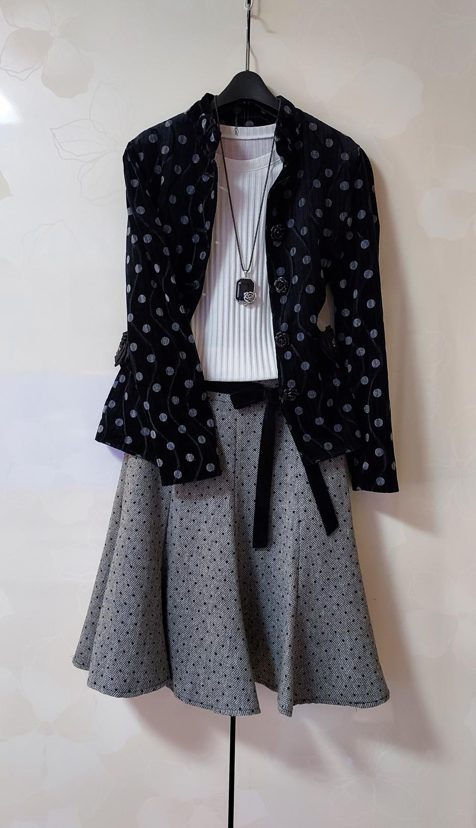 허리라인벨벳스커트