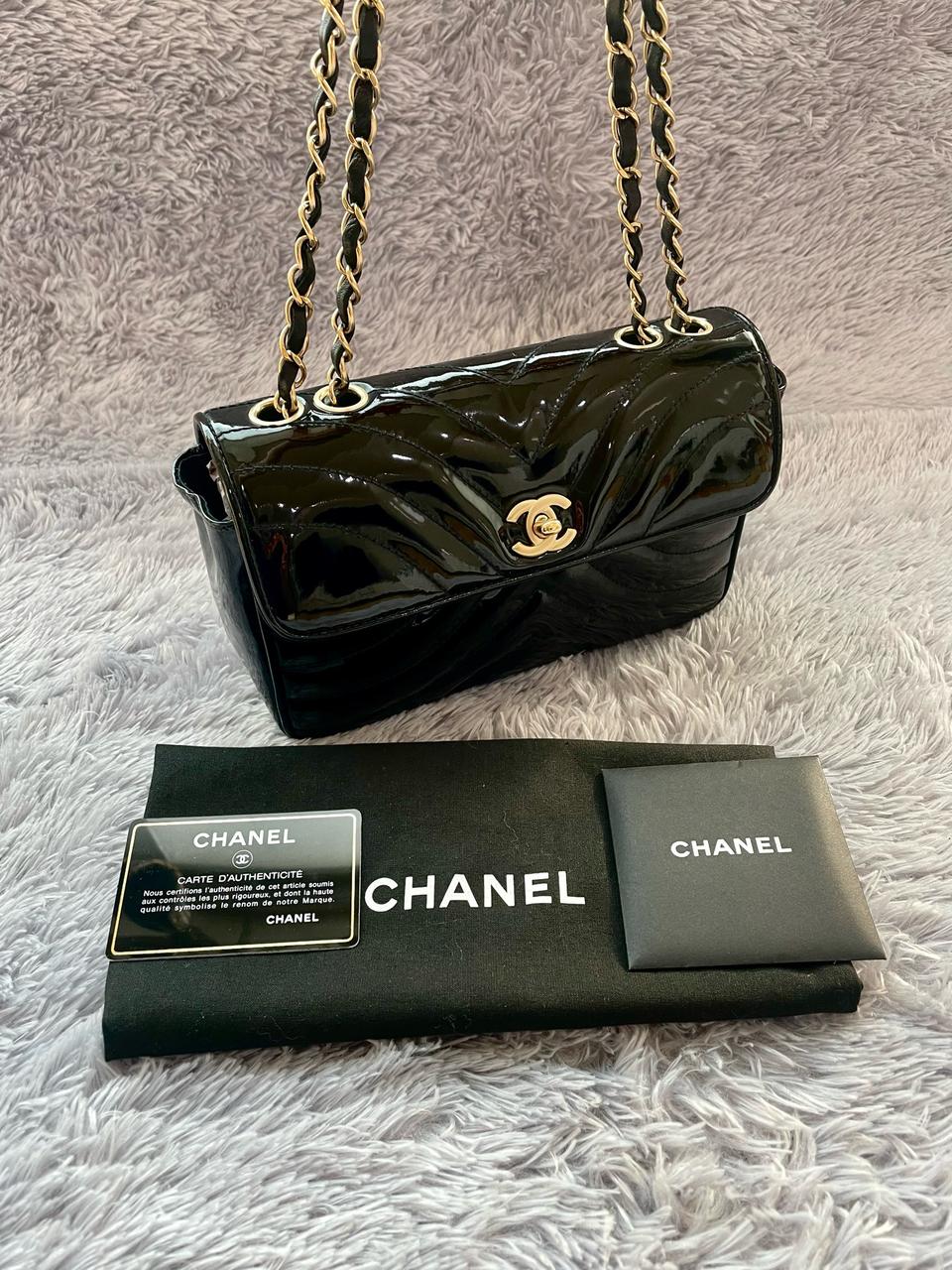 [정품] 샤넬 쉐브론 페이던트 미듐 체인백