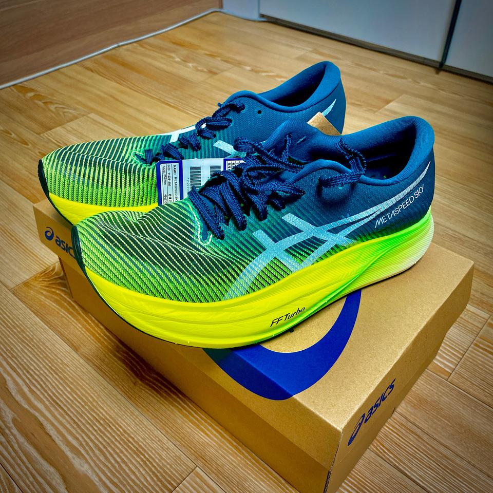 아식스 러닝화 메타스피드스카이+ 팝니다
