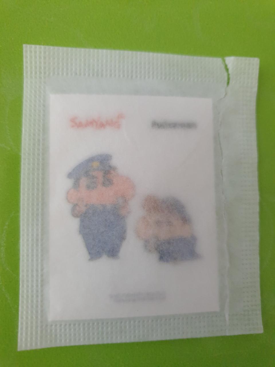 삼양 짱구 과자 띠부띠부씰 짱구 경찰 스티커(개봉) 판매합니다