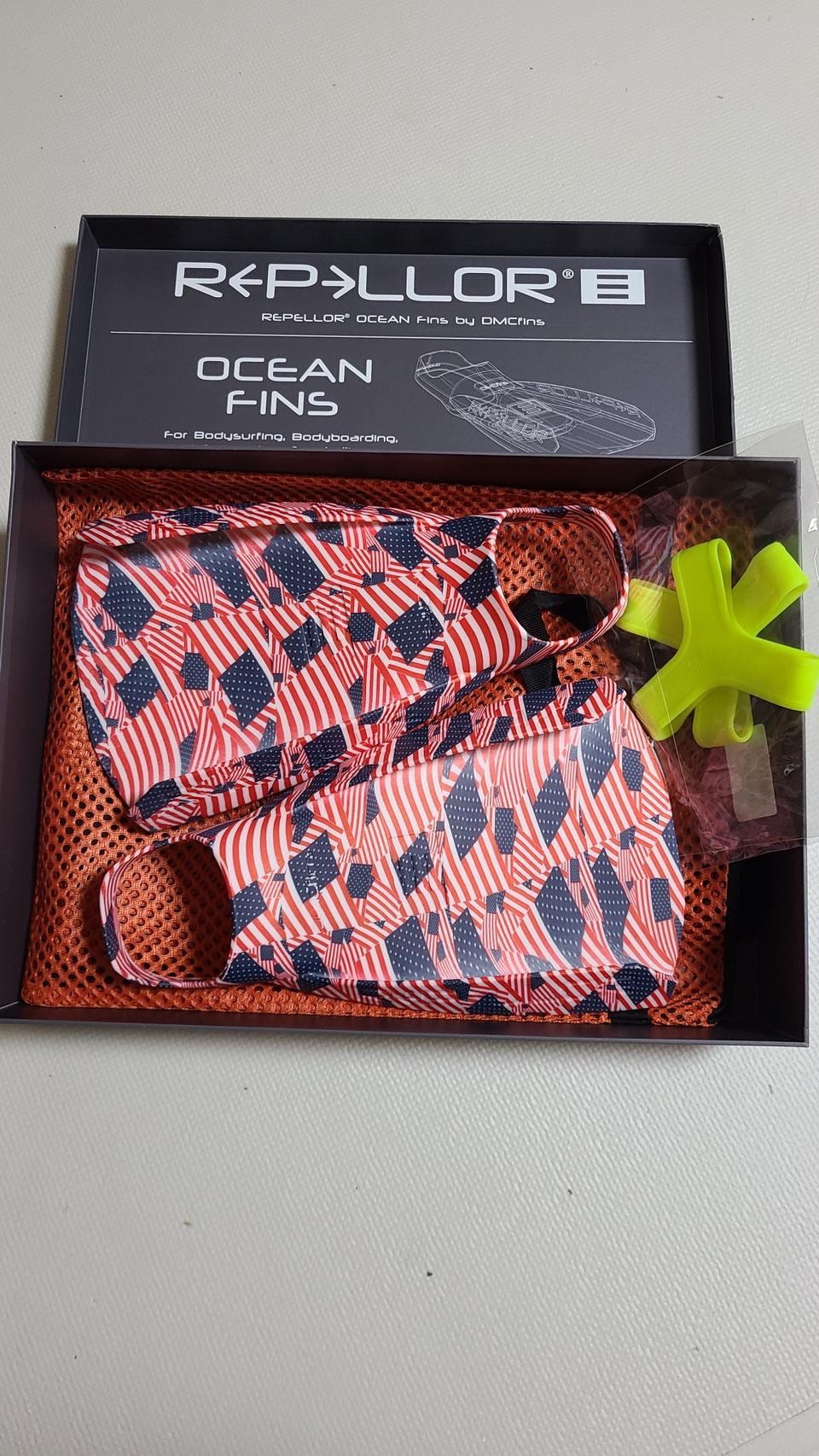 리펠로핀-STARS STRIPES DMC REPELLOR PIN 한정판숏