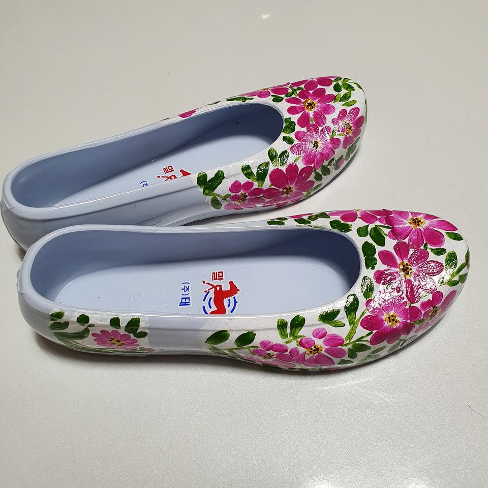 235  예쁜 고무신