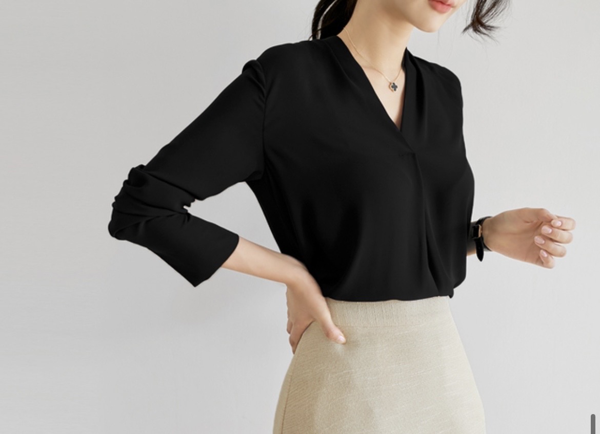 러브패리스 여리여리 V넥 블라우스 [블랙]