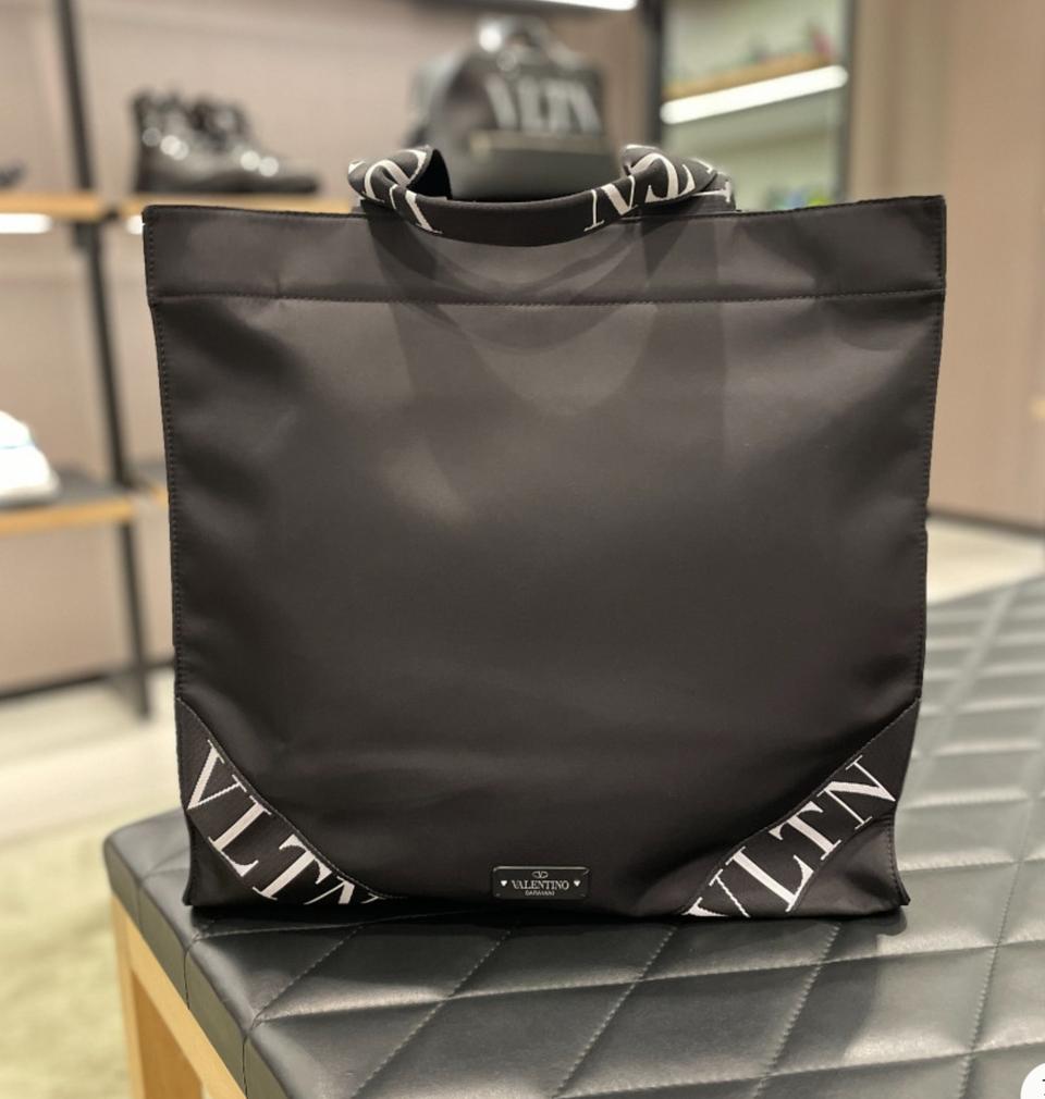 발렌티노 토트백 미사용 새제품