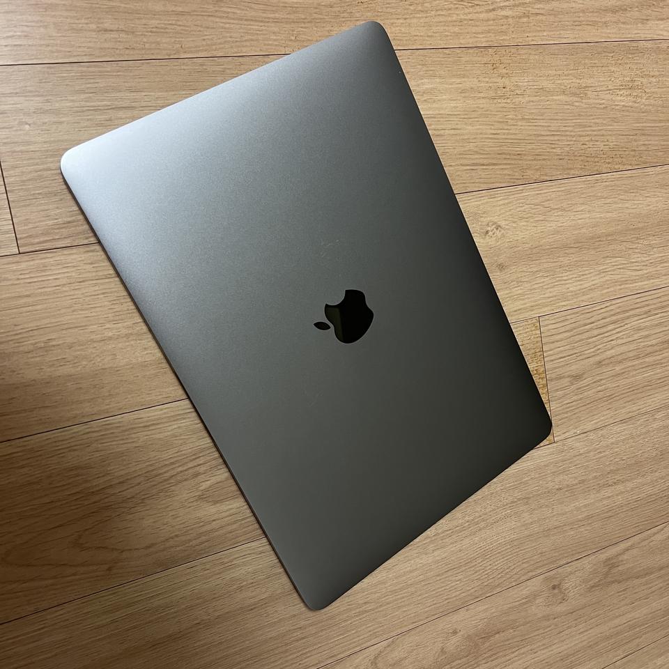 맥북프로 13인치 2018 램16gb 저장공간 1TB 포트4개(최고사양)