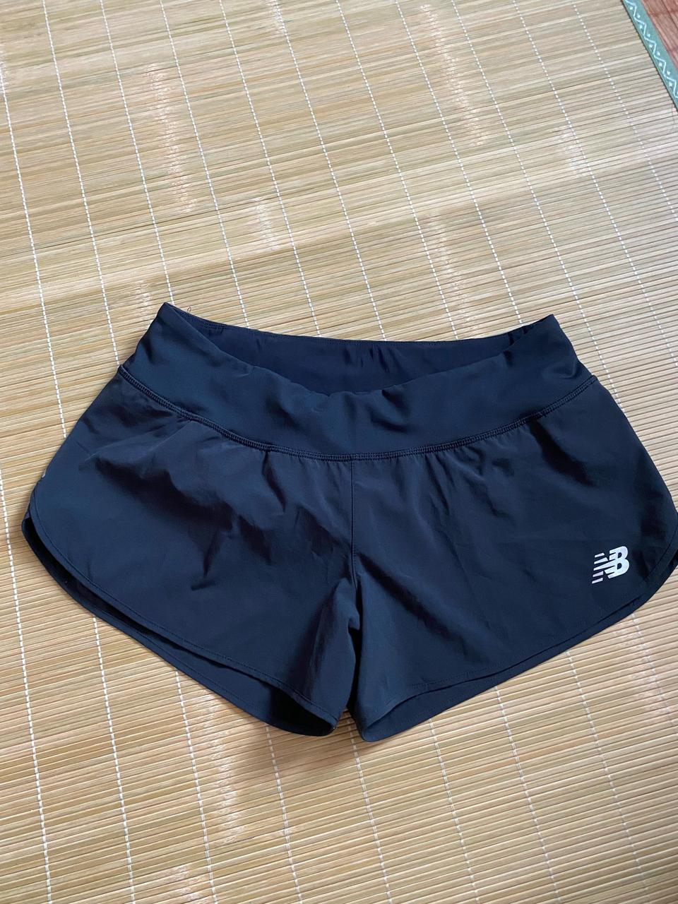 새것)뉴발란스 여성 드라이핏 반바지