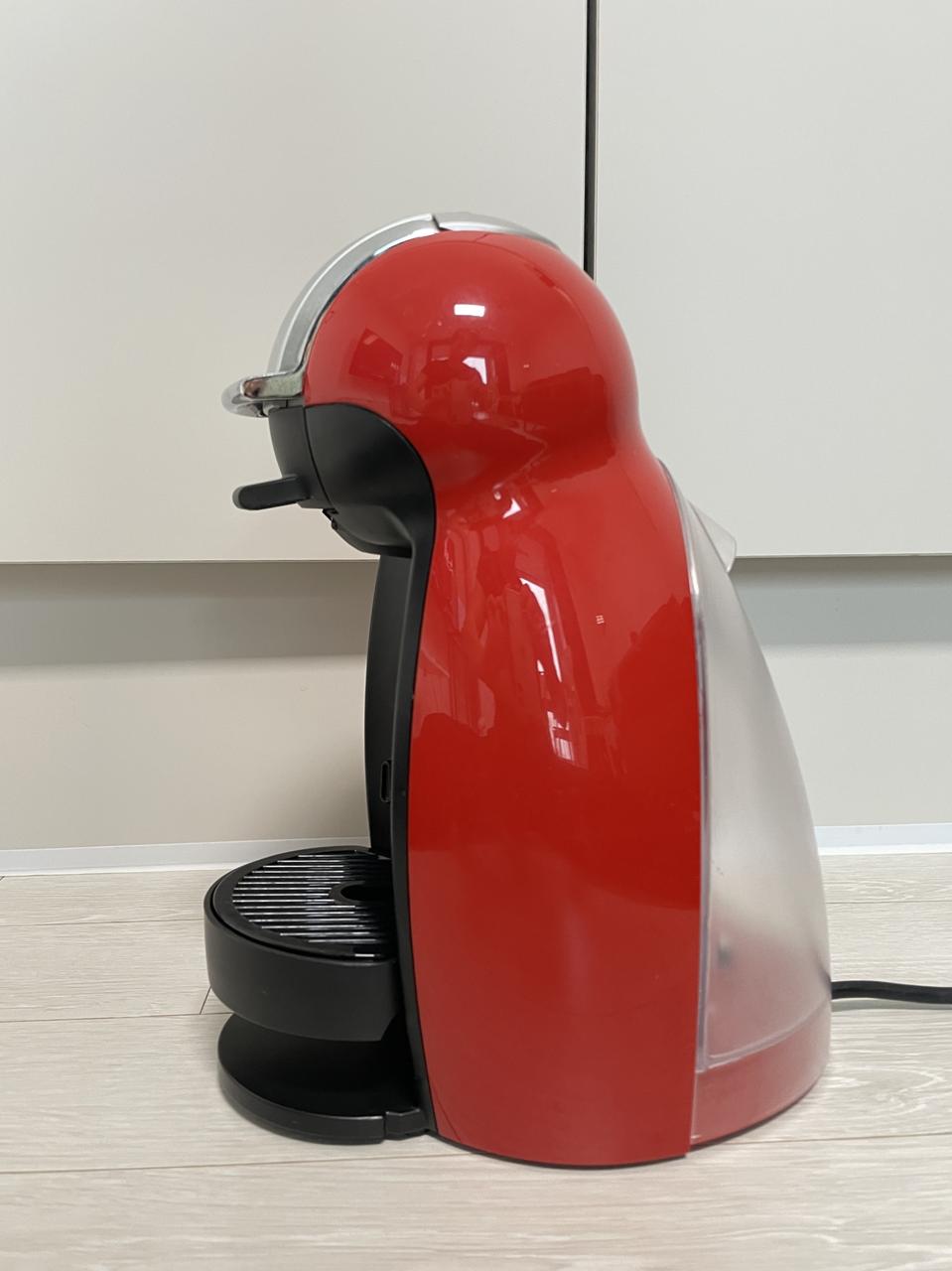 네스카페 돌체쿠스토 커피머신 팝니다.