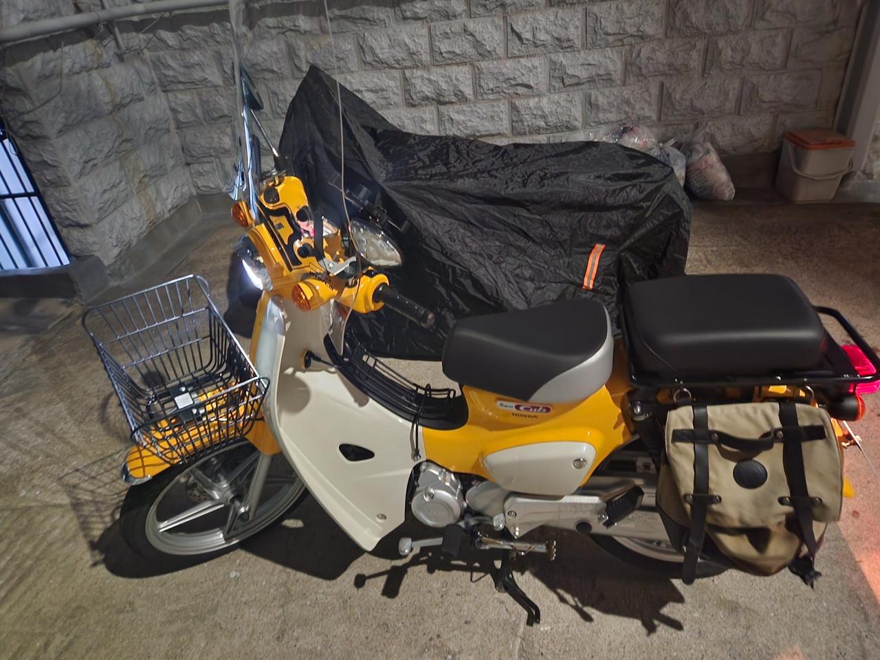 혼다 슈퍼커브 2021년식 노랑