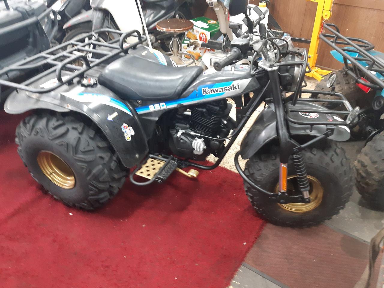 가와사키 250  희귀 삼발이