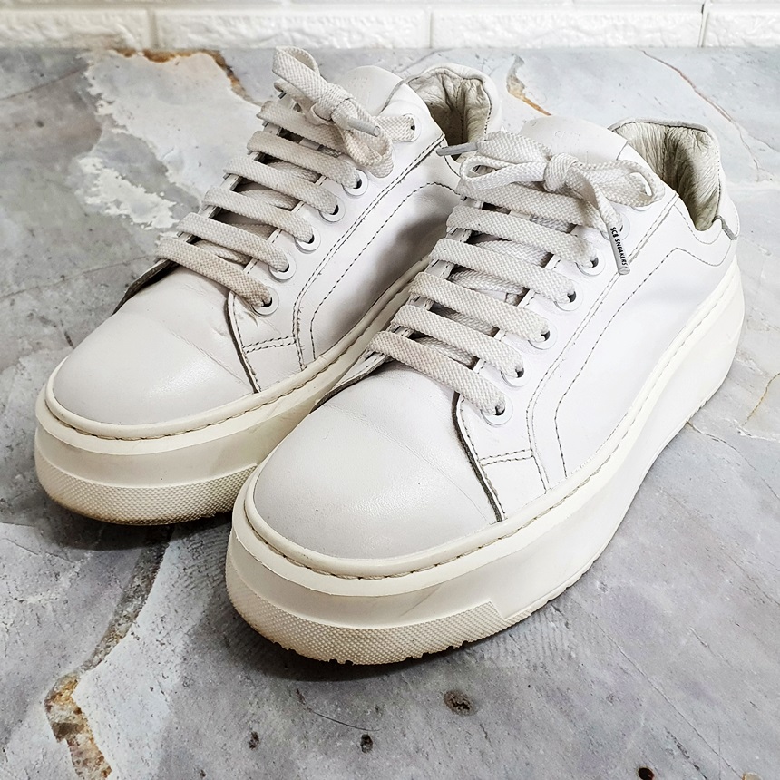 [235] 슈콤마보니 여자 화이트 스니커즈