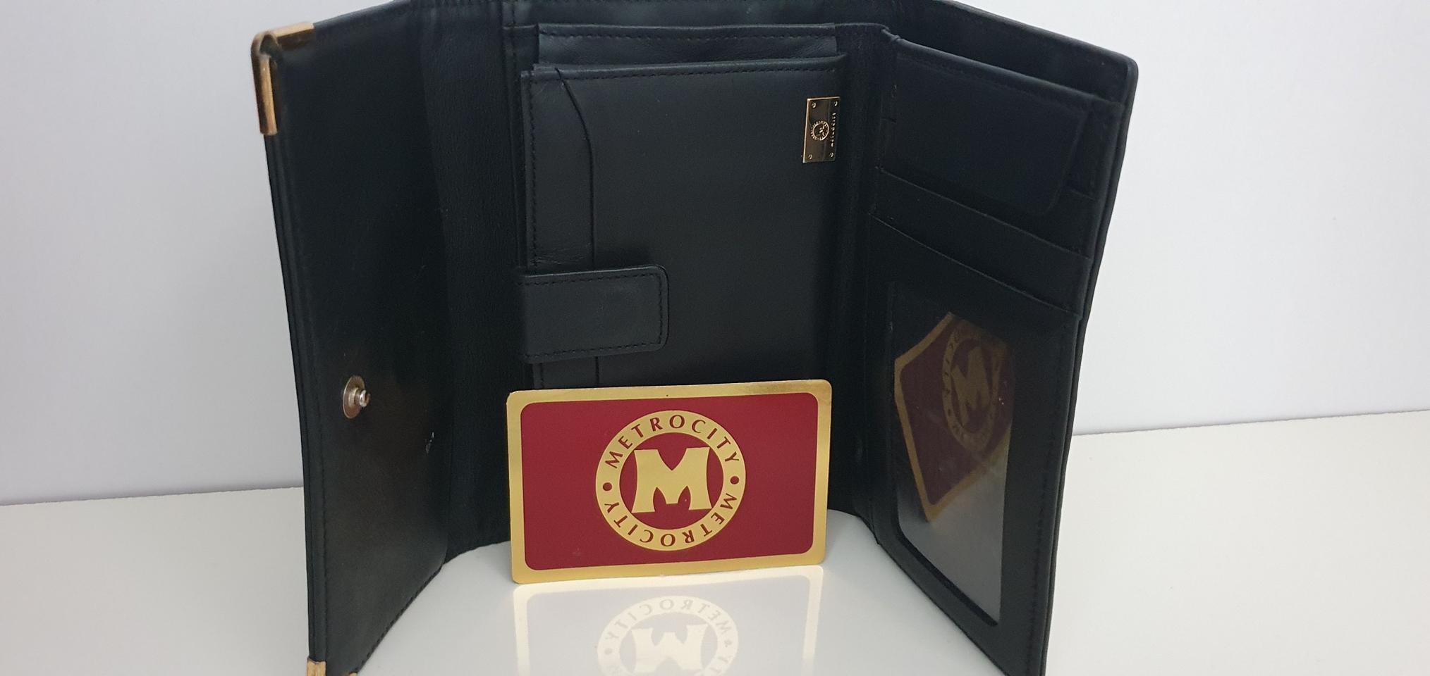 주말특가할인) 내부상태 좋은 메트로시티 반지갑