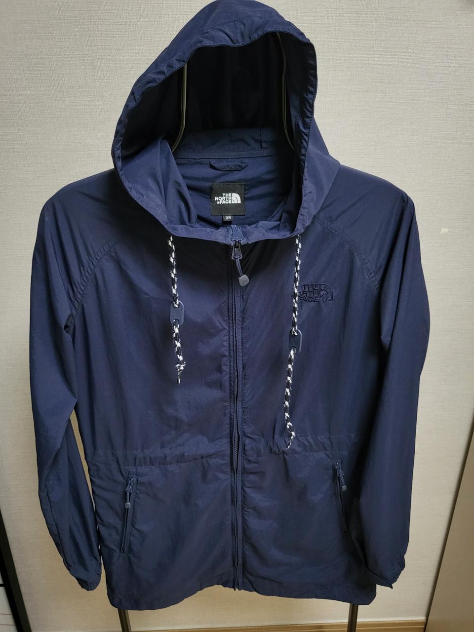 노스페이스 여성 윈드브레이커