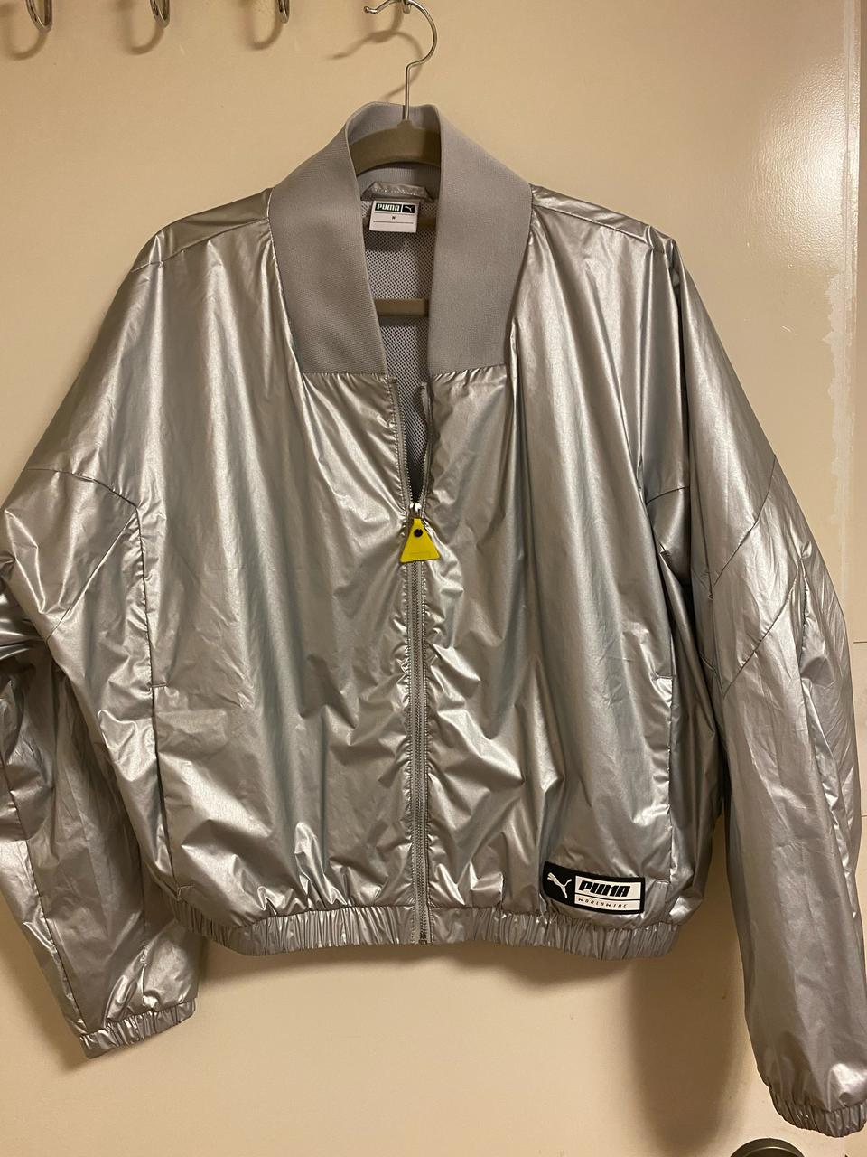 (가격인하)Puma 바람막이