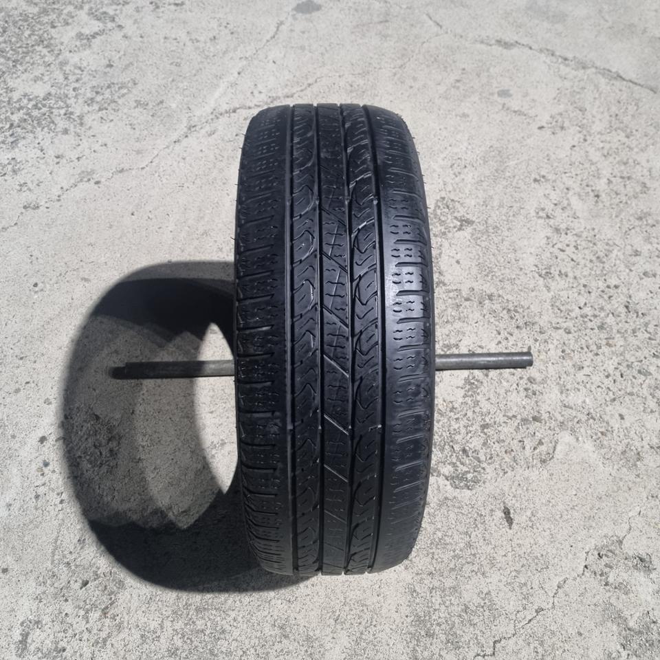 235 55 19 중고타이어 넥센 HTX 1본 판매합니다.