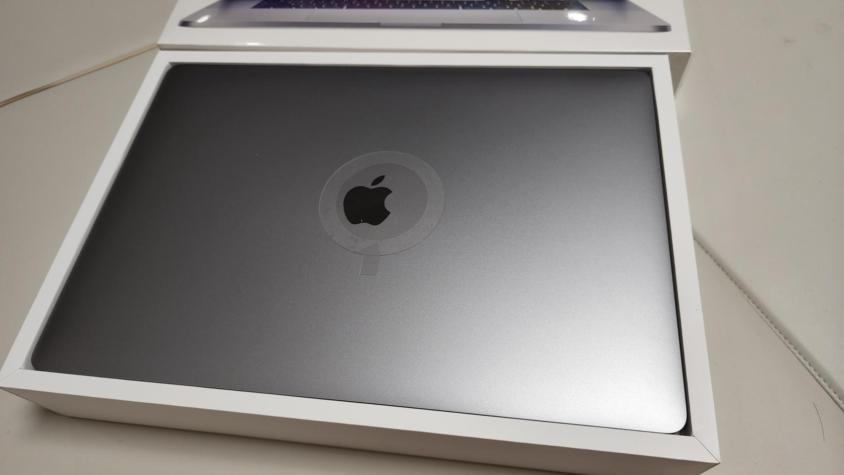 (상판,하판,모니터 all교체) 2019 맥북 프로 16인치 CTO