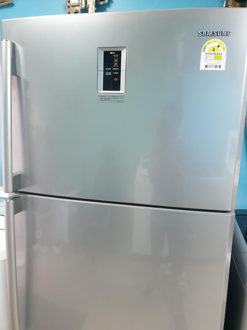 삼성 냉장고 556리터 (메탈제품)설치해드림
