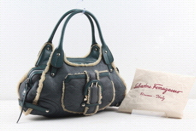 살바토레페라가모 양털 토트백(b3178)