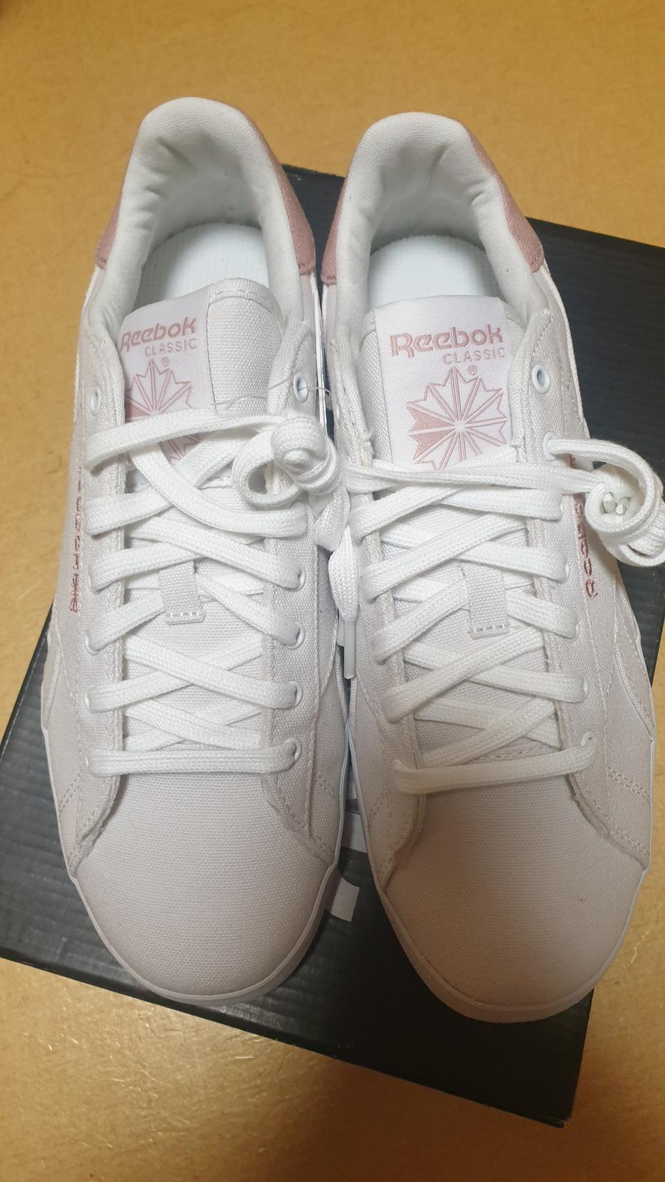 리복 NPC 스니커주 255