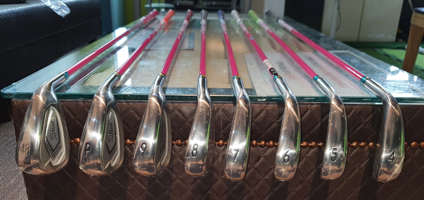 여성타이틀리스트T300 8아이언4~48도/SM9 52 56웨지