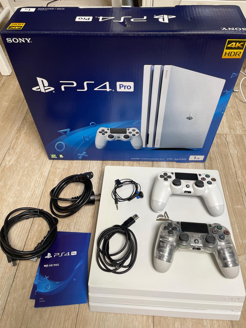 PS4 Pro 1TB 박스포함 + 듀얼쇼크2개 + 게임4개