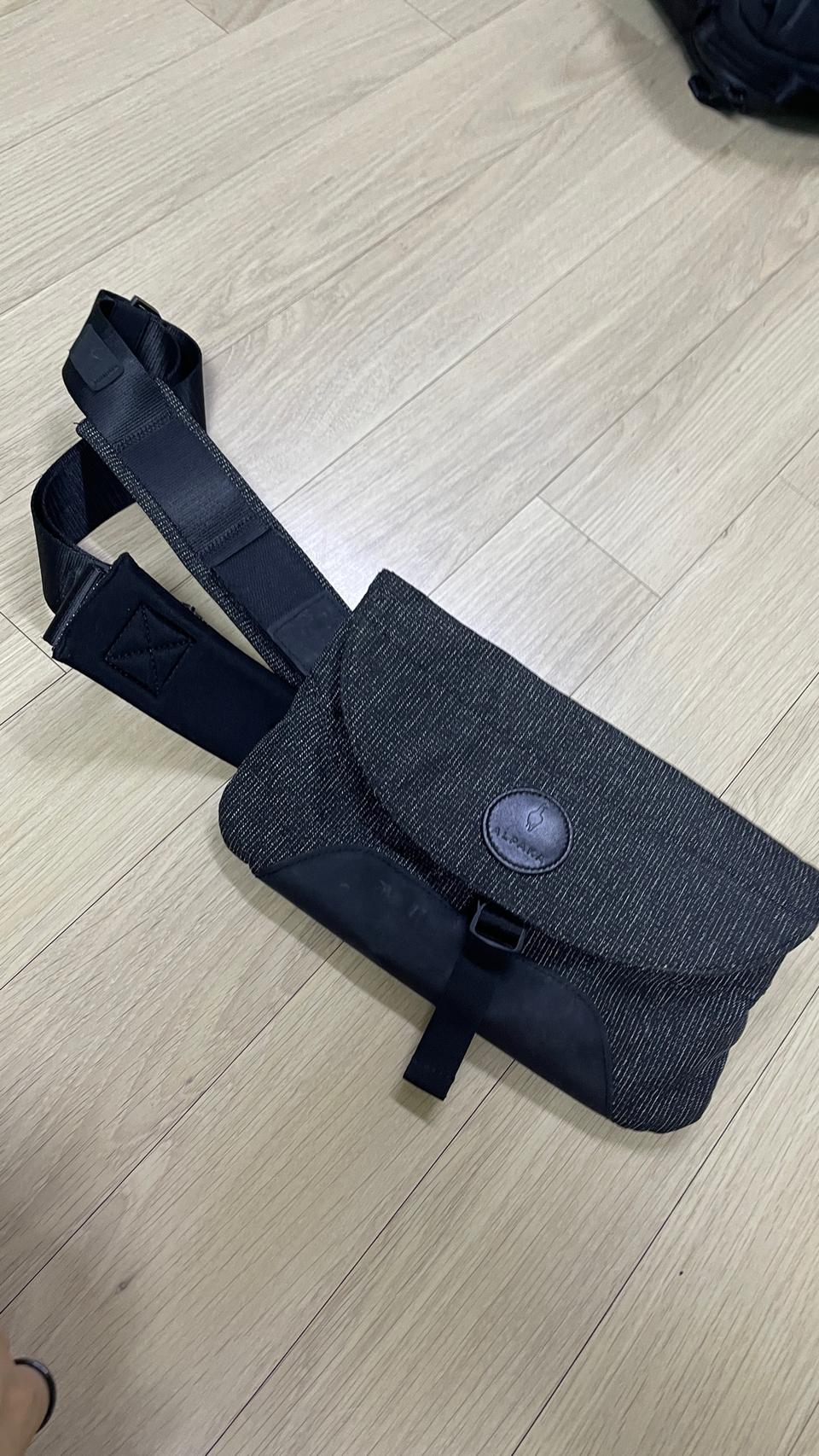 알파카 메신저백스몰