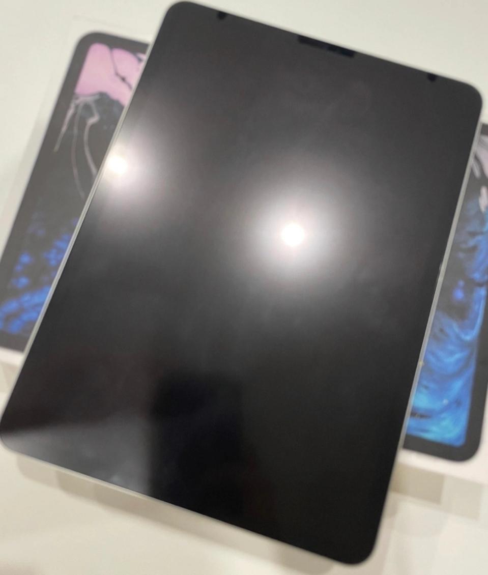 상태S급  아이패드 프로 3(11) 256GB 실버 팝니다.풀박스