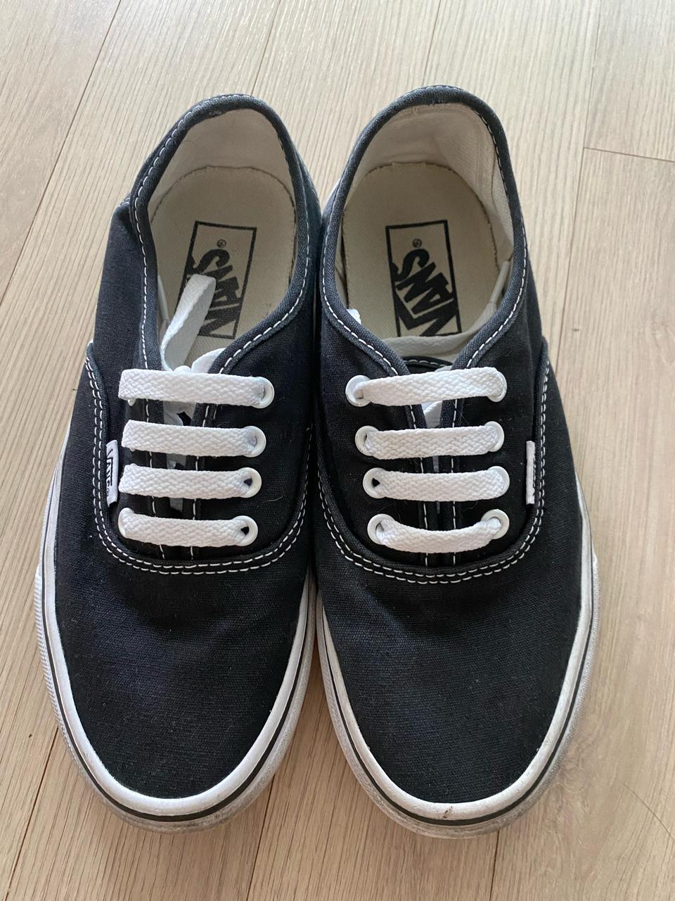 반스 어센틱 225