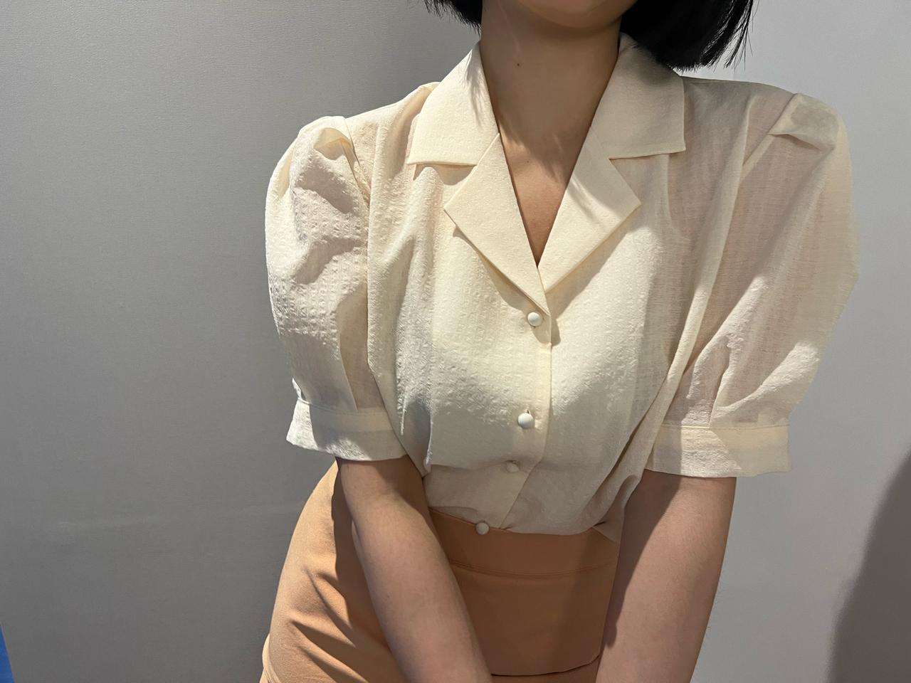 새제품) 요즘 트렌드핏) 여름 퍼프 반팔 블라우스