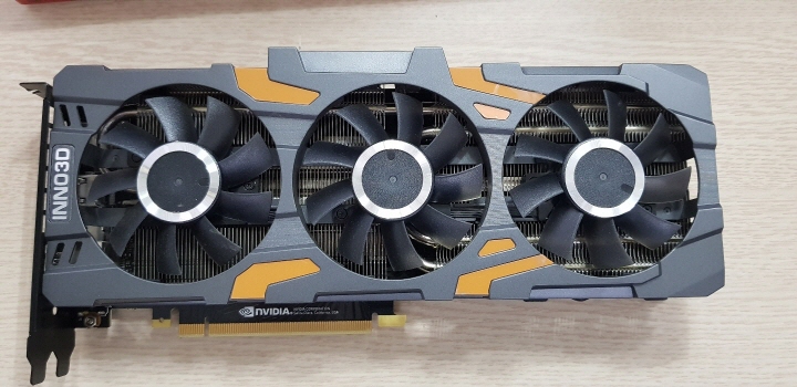 INNO3D RTX2080 8G (제품상태 깔끔)