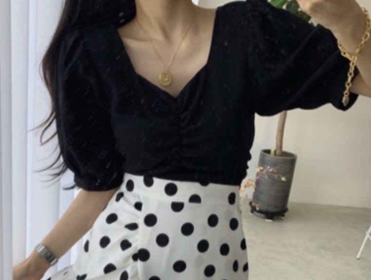 퍼프크롭블랙반팔블라우스