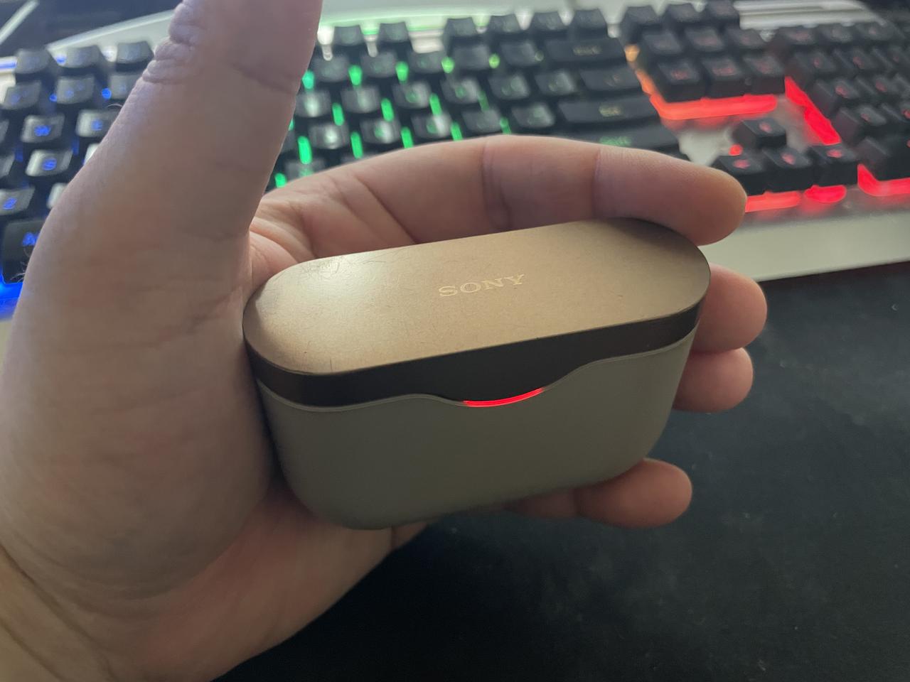 소니 WF-1000XM3 블루투스 노이즈캔슬링 이어폰 팝니다.