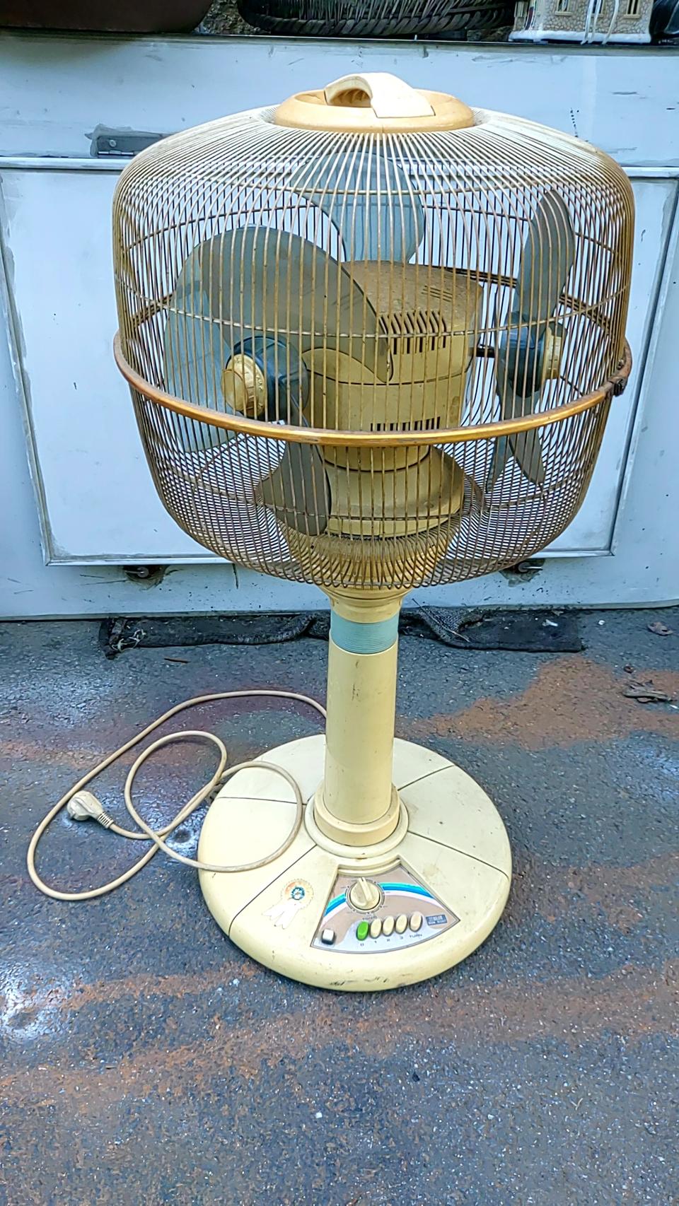 골동품 ㅡ   선풍기